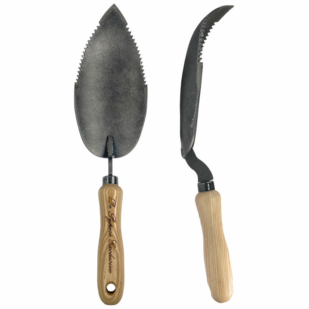 Root Ranger Gartenschaufel mit gezackter Metallklinge und Holzgriff mit Schriftzug De Hyppee Exclusive, Vorder- und Seitenansicht