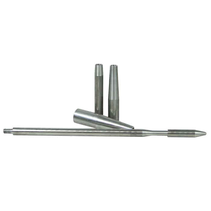 Rope Fid Universal, drei metallische konische Teile und ein langer metallischer Stab mit spitz zulaufendem Ende und Gewinde am anderen Ende