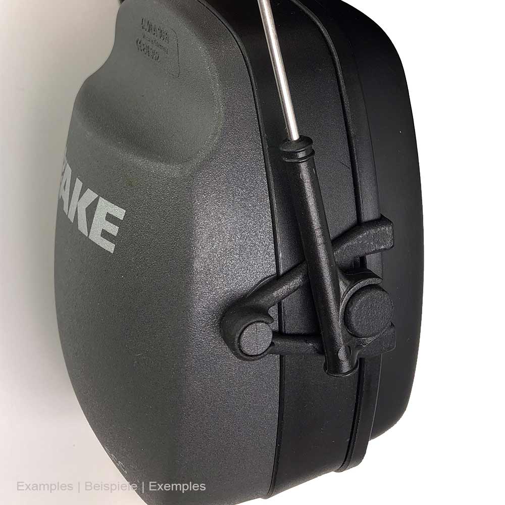 Adapter ECC / 3M Bügel-Adapter, schwarzer Kunststoffadapter an einer schwarzen Gehörschutzkapsel mit sichtbarem Metallbügel