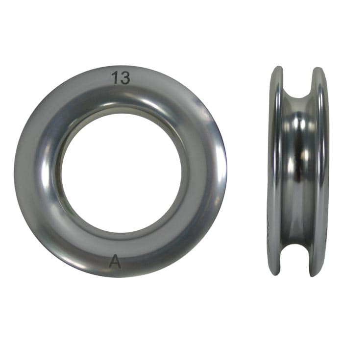 LightAnchor Nutring groß, zwei Ansichten des silberfarbenen runden Rings mit der Nummer 13 und dem Buchstaben A