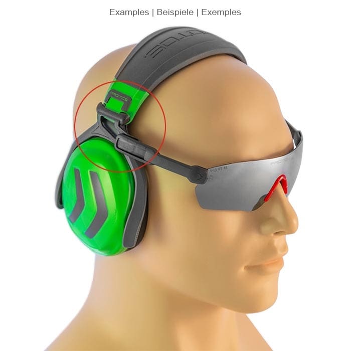 PROTOS® Headset Glasses Clip, schwarzer Clip am grünen Gehörschutz und grauen Schutzbrillenglas an einem Kopfmodell angebracht