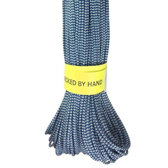 Hotline Kletterseil in Blau-Weiß mit gelbem Etikett "CHECKED BY HAND"
