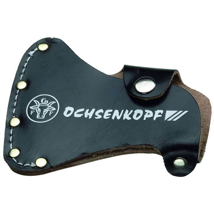 Schwarze Lederschutzhülle mit weißen Nähten und der Aufschrift "OCHSENKOPF" sowie einem Ochsenkopf-Logo